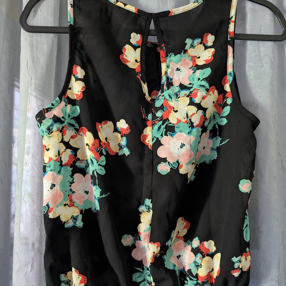 Multiple Crop Tops - image 8